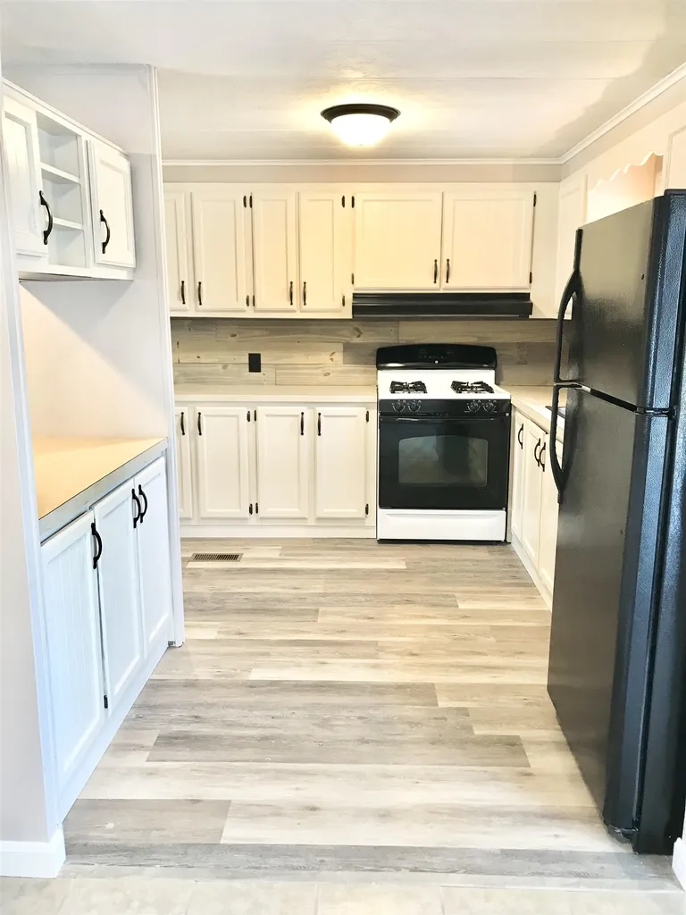 17 Rim Road Danville NH 03819