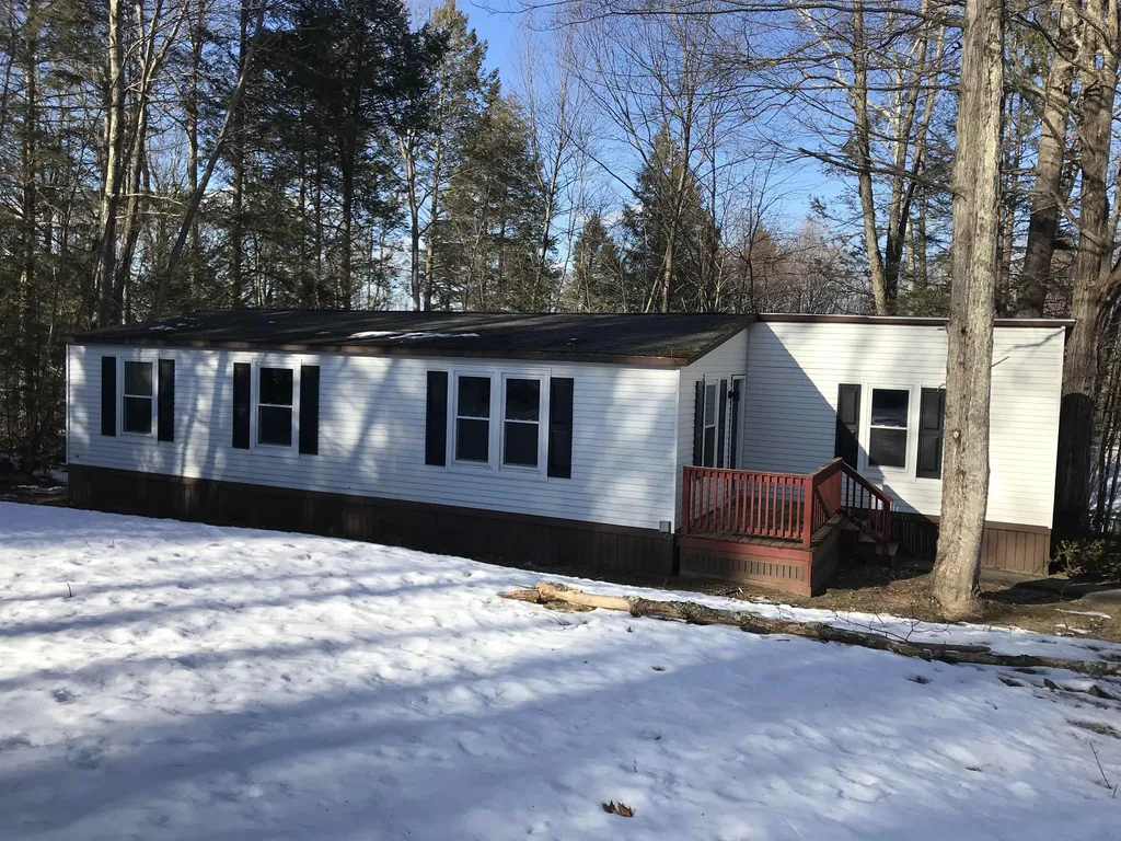 17 Rim Road Danville NH 03819