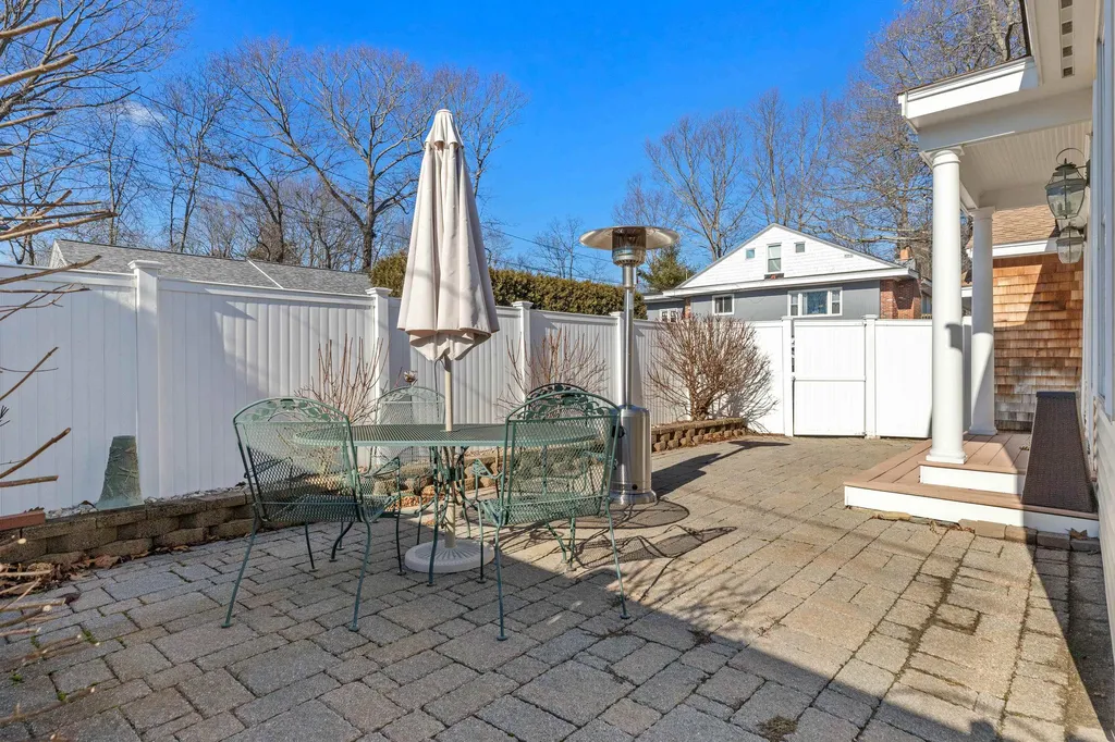 15 Shirley Terrace Hampton NH 03842-2366