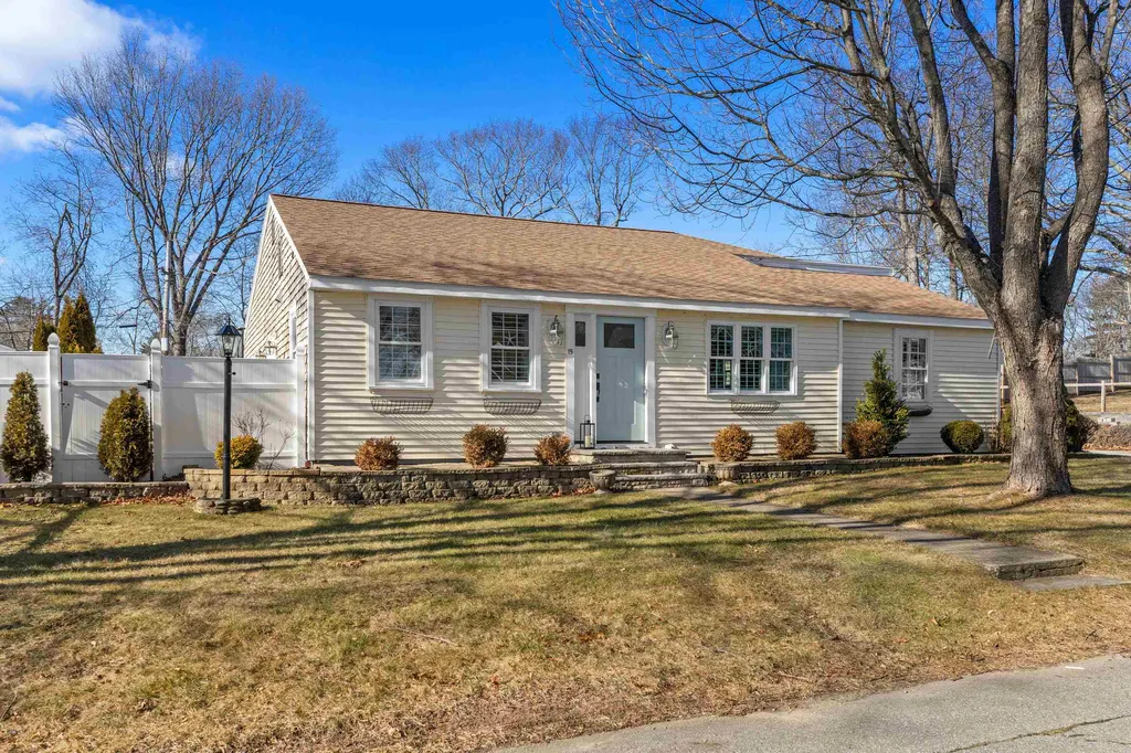 15 Shirley Terrace Hampton NH 03842-2366