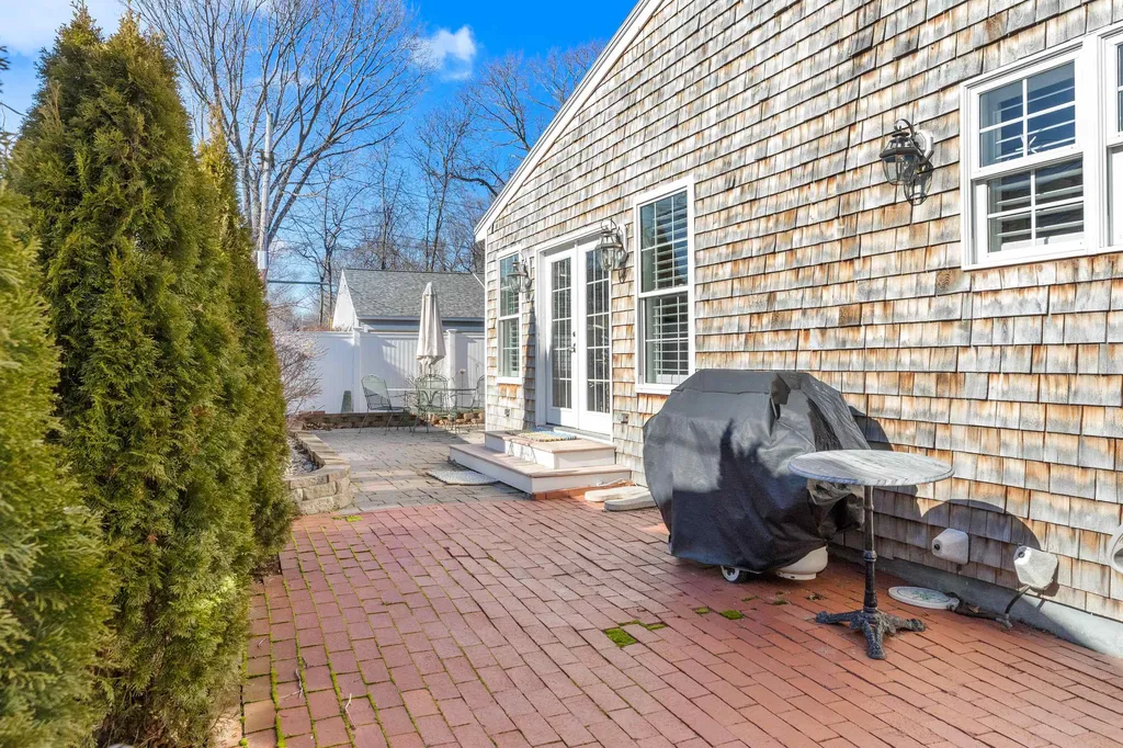 15 Shirley Terrace Hampton NH 03842-2366