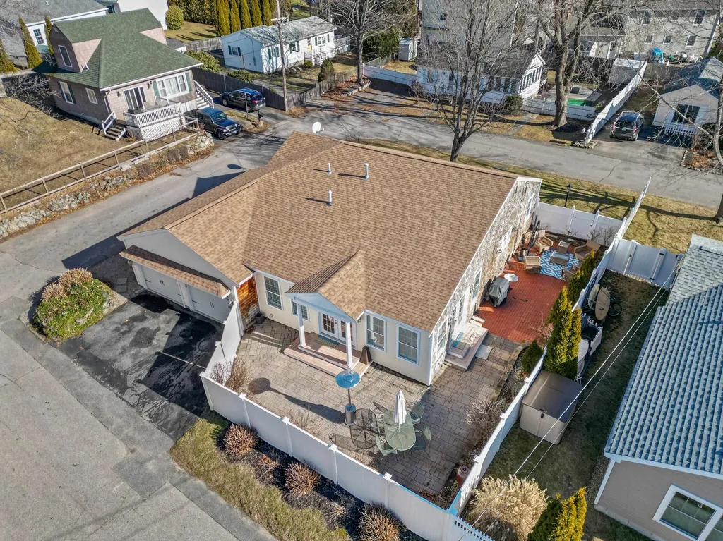 15 Shirley Terrace Hampton NH 03842-2366
