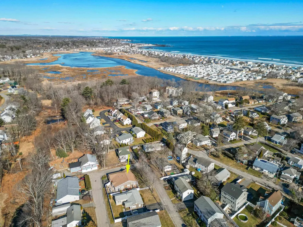 15 Shirley Terrace Hampton NH 03842-2366