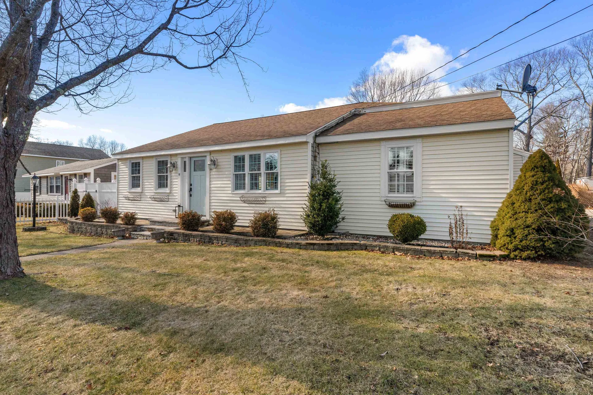 15 Shirley Terrace Hampton NH 03842-2366