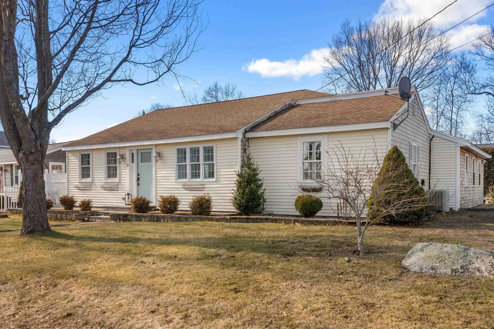 15 Shirley Terrace Hampton NH 03842-2366