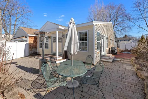 15 Shirley Terrace Hampton NH 03842-2366