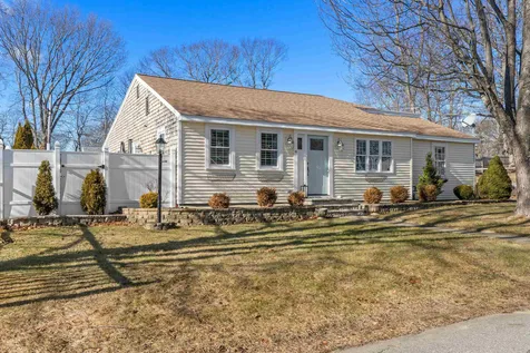 15 Shirley Terrace Hampton NH 03842-2366