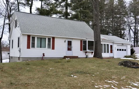 15 Cottonwood Drive Hudson NH 03051