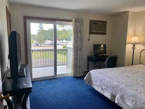 60 Weirs Road Gilford NH 03249