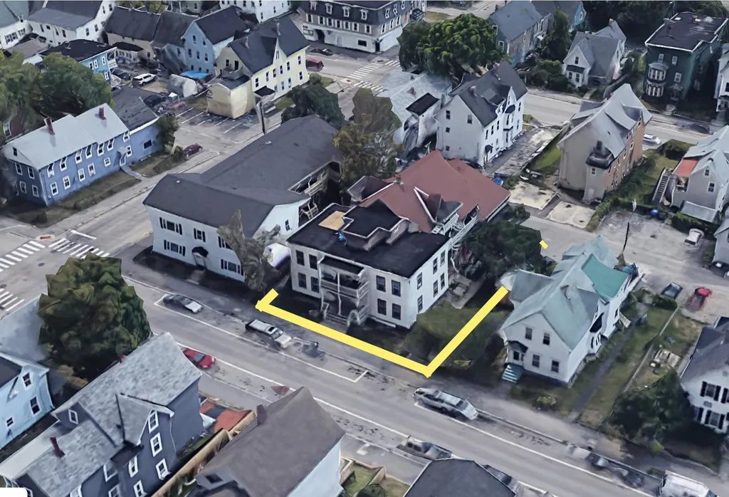 389 Lake Avenue Manchester NH 03103