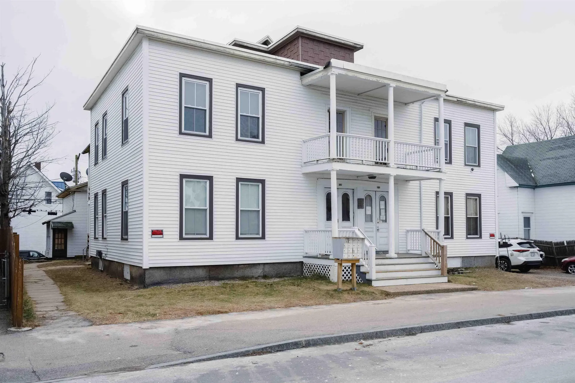 389 Lake Avenue Manchester NH 03103