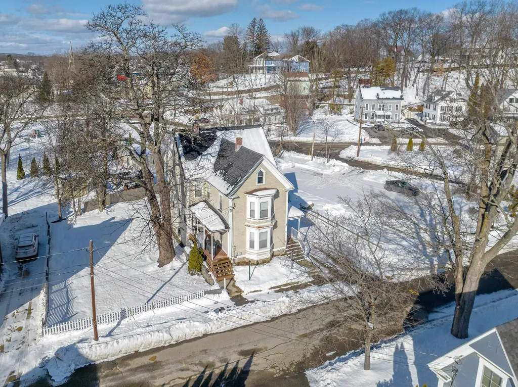 28 Willow Street Laconia NH 03246