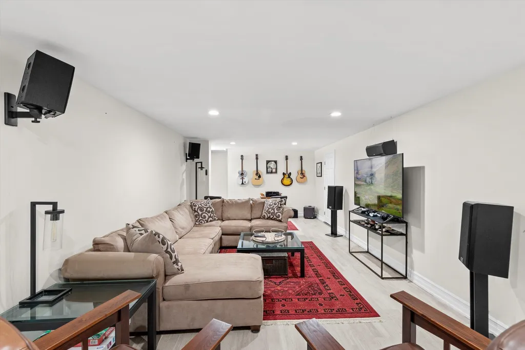18 Schooner Drive Dover NH 03820