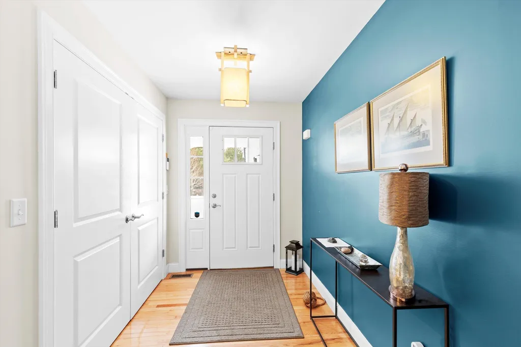 18 Schooner Drive Dover NH 03820
