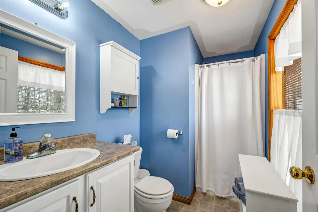 10 Saint Moritz Drive New Durham NH 03855