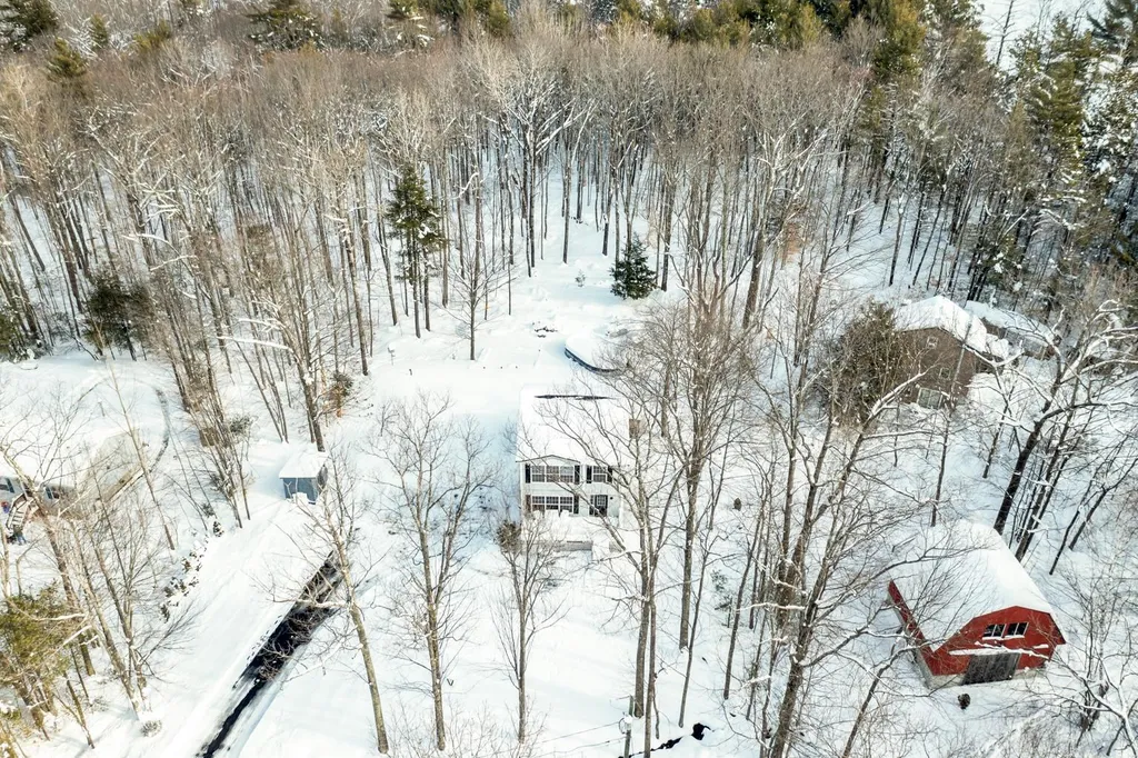 10 Saint Moritz Drive New Durham NH 03855
