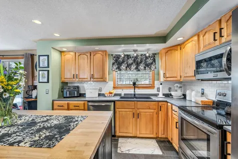 10 Saint Moritz Drive New Durham NH 03855