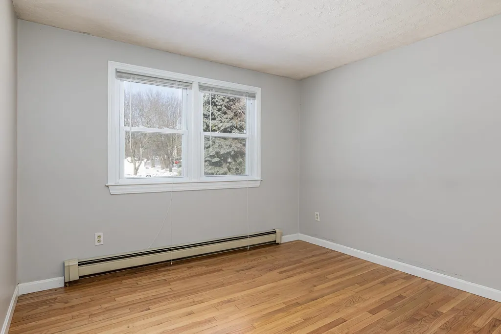 33 Crockett Drive Goffstown NH 03045
