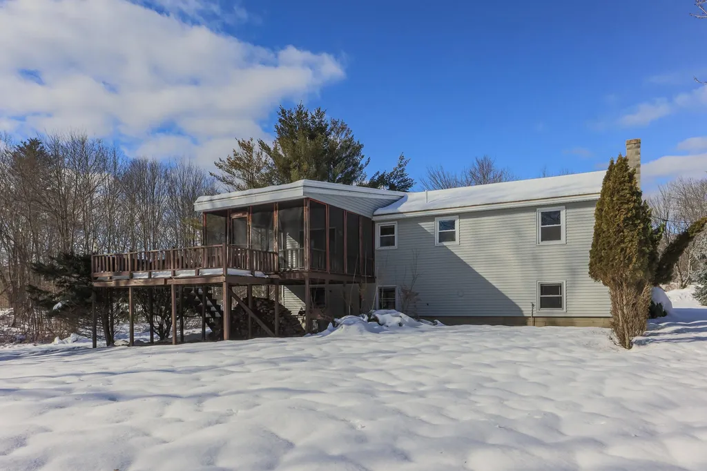 33 Crockett Drive Goffstown NH 03045