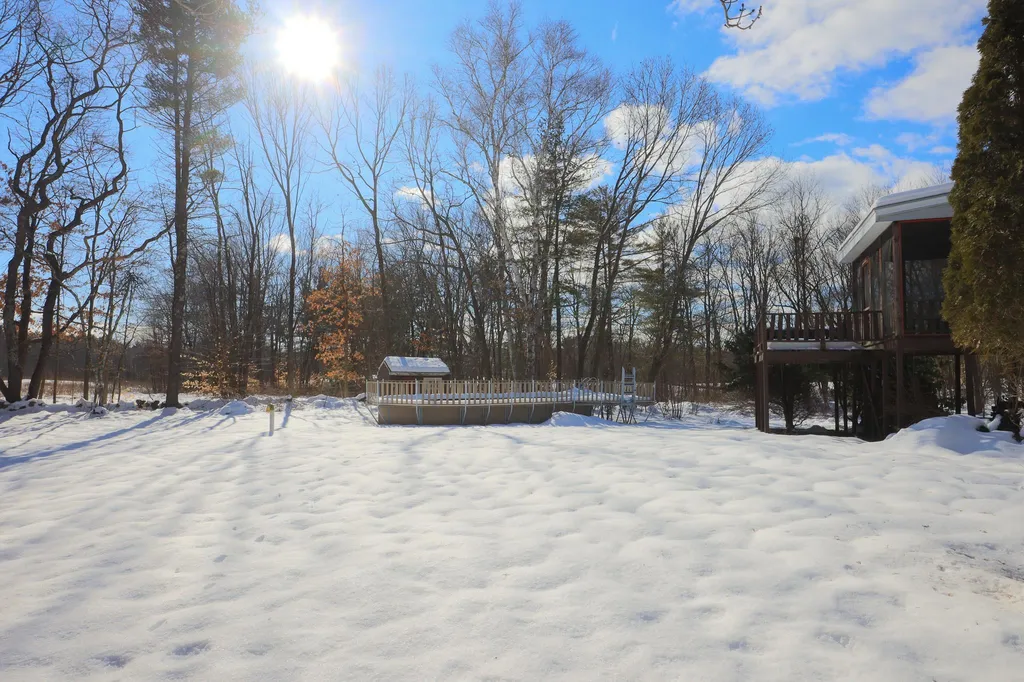 33 Crockett Drive Goffstown NH 03045