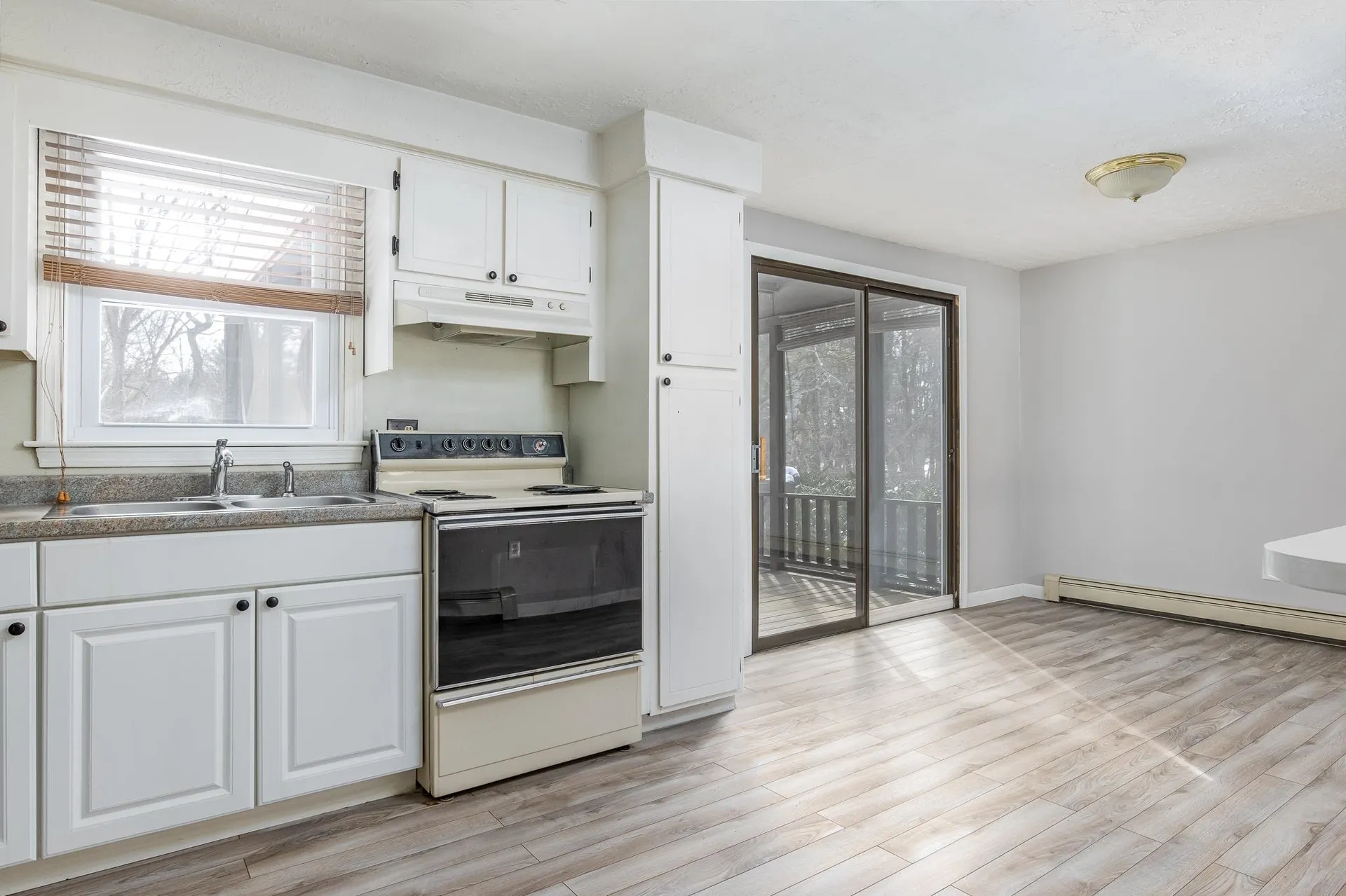 33 Crockett Drive Goffstown NH 03045