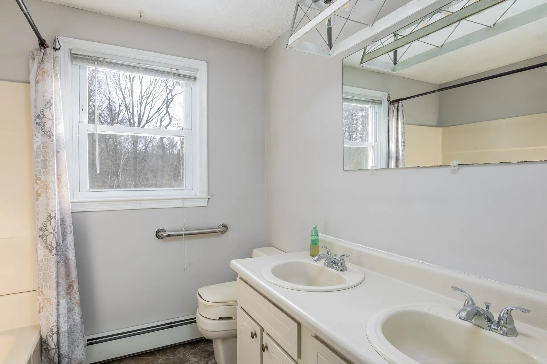 33 Crockett Drive Goffstown NH 03045