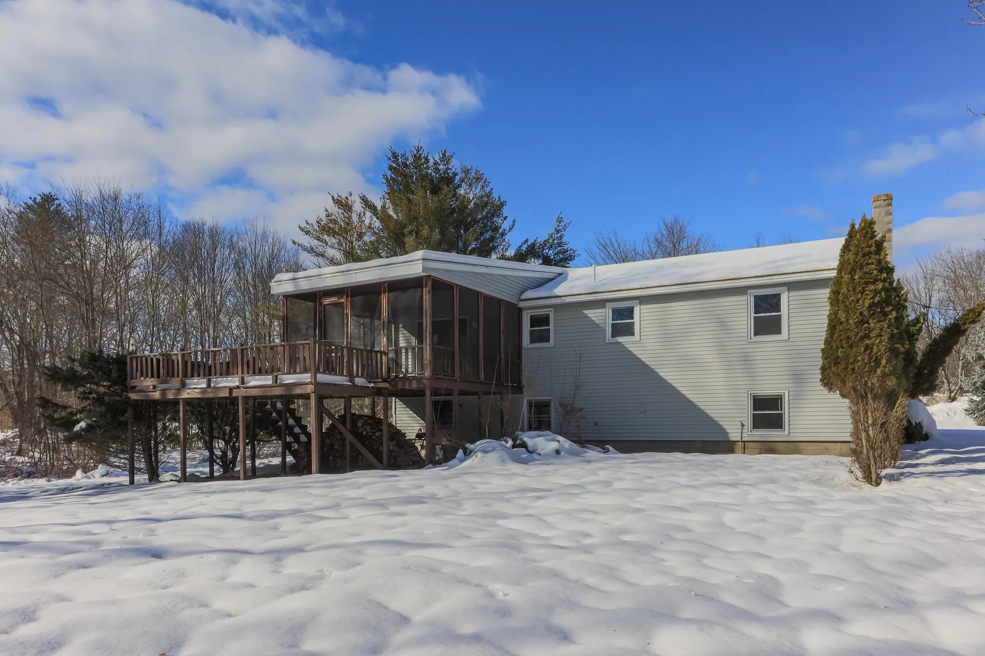 33 Crockett Drive Goffstown NH 03045