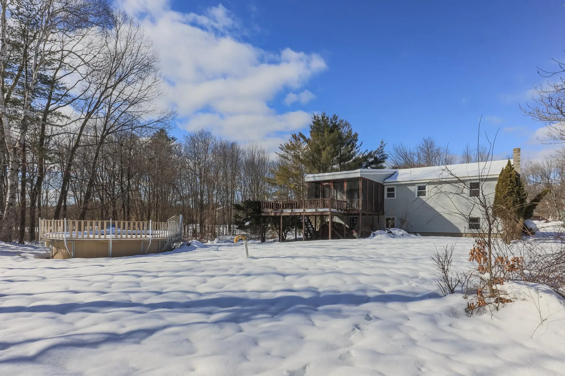 33 Crockett Drive Goffstown NH 03045