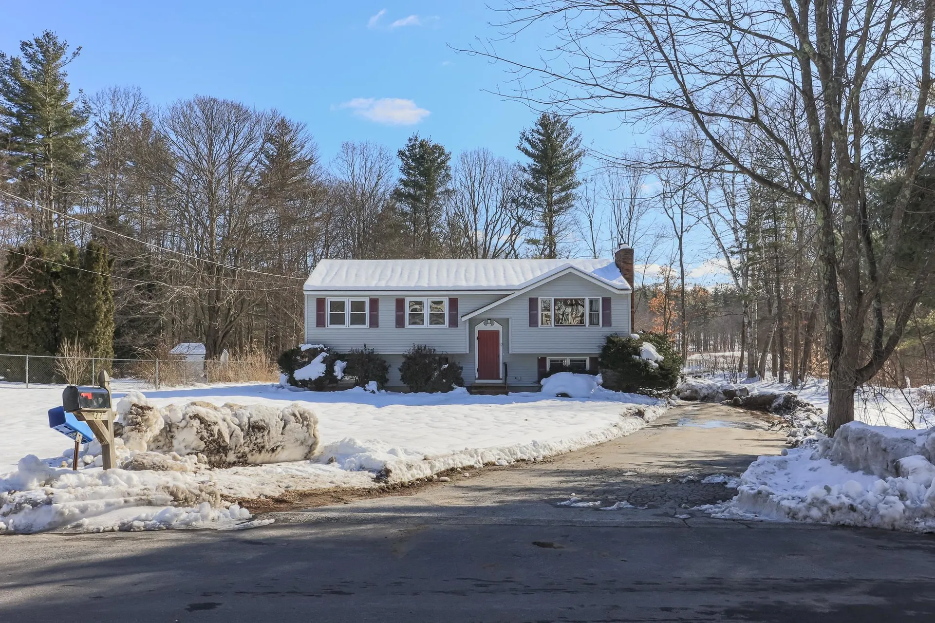 33 Crockett Drive Goffstown NH 03045