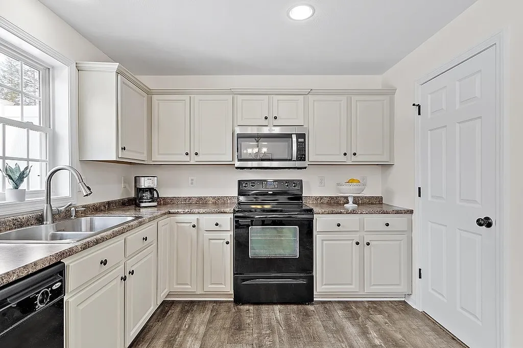 51 Cheney Lane Danville NH 03819