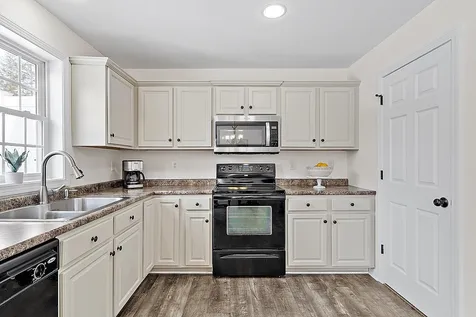 51 Cheney Lane Danville NH 03819