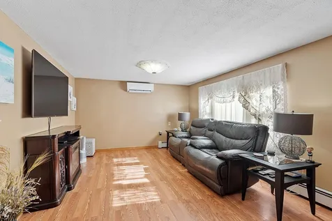 1 Mark Avenue Derry NH 03038