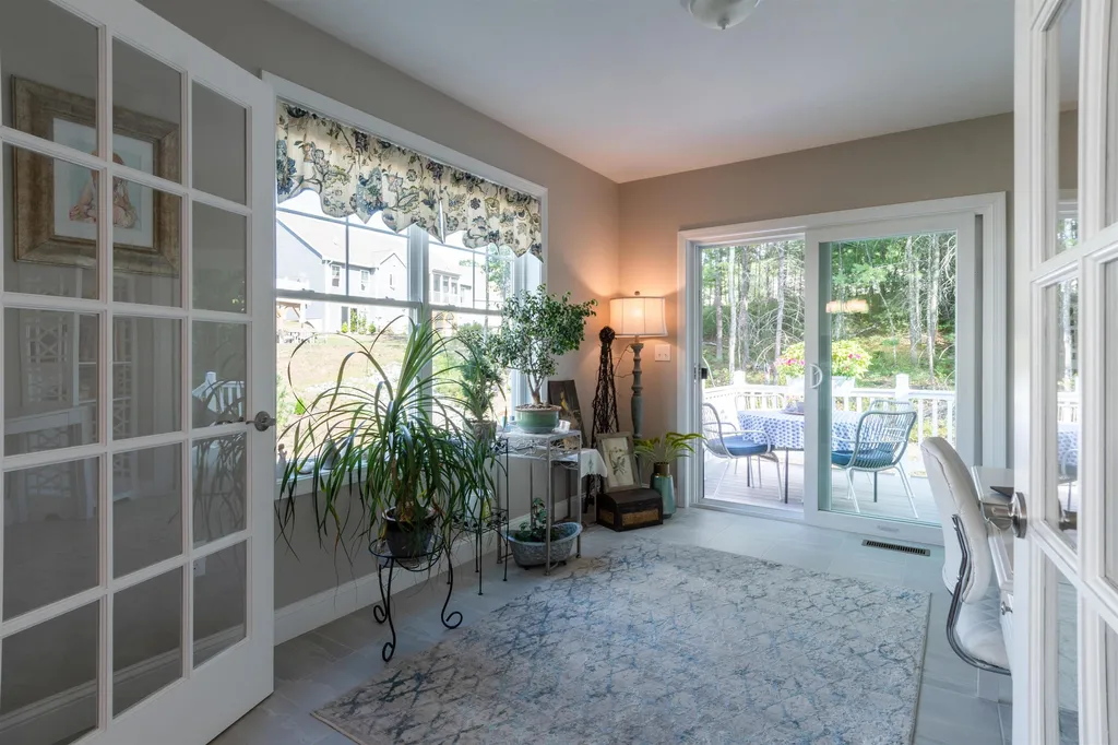 46 Cobbett Lane Hollis NH 03049