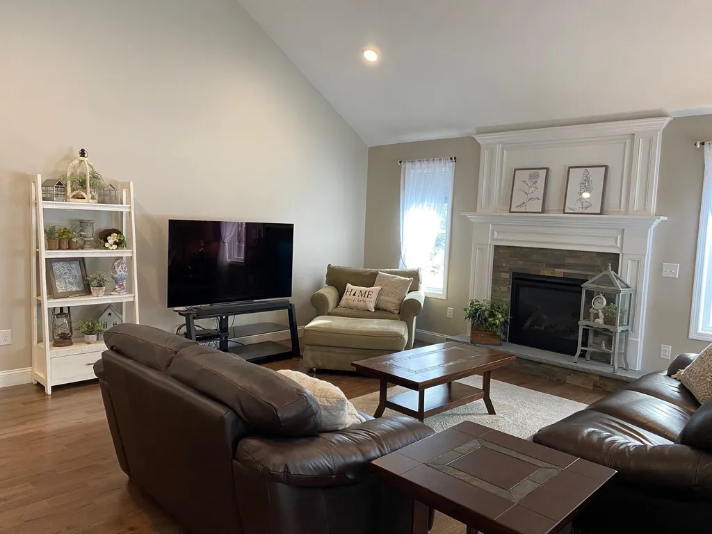 46 Cobbett Lane Hollis NH 03049