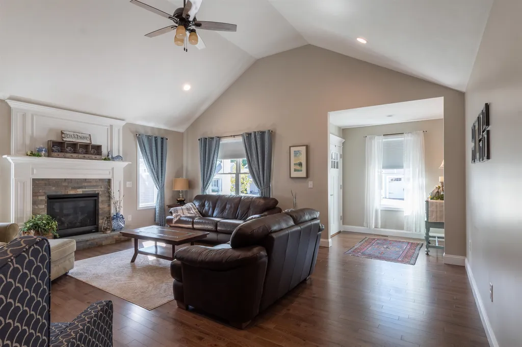 46 Cobbett Lane Hollis NH 03049