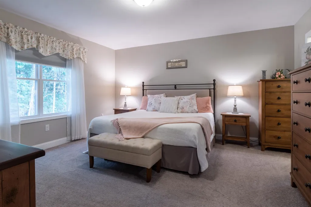 46 Cobbett Lane Hollis NH 03049