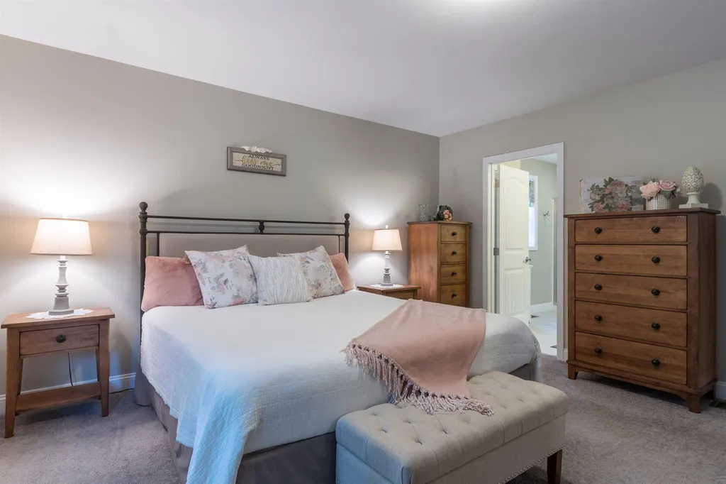 46 Cobbett Lane Hollis NH 03049