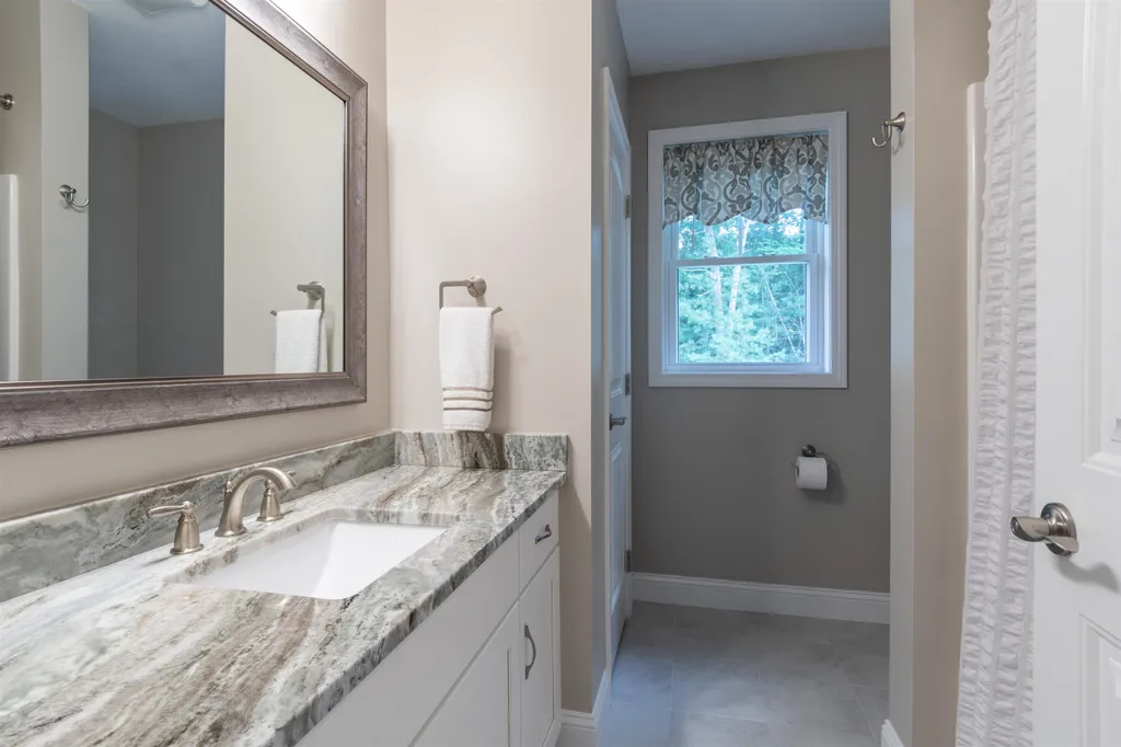 46 Cobbett Lane Hollis NH 03049