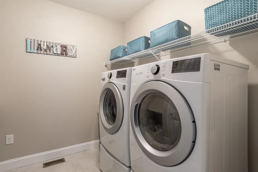 46 Cobbett Lane Hollis NH 03049