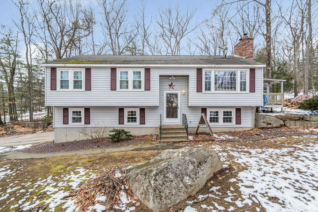 11 Hubbard Hill Road Derry NH 03038