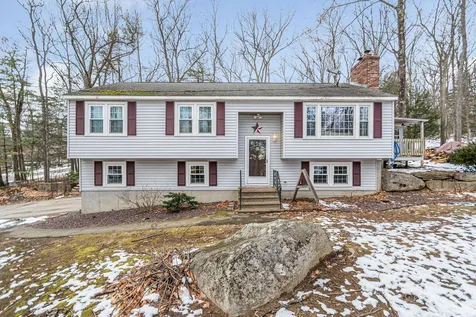 11 Hubbard Hill Road Derry NH 03038