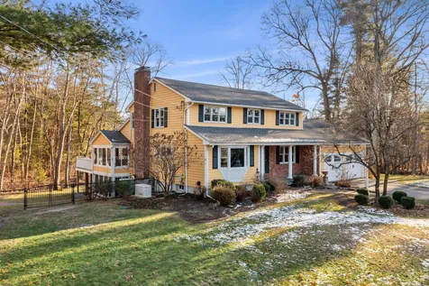 9 Independence Drive Pelham NH 03076