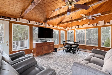 9 Independence Drive Pelham NH 03076