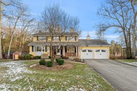 9 Independence Drive Pelham NH 03076