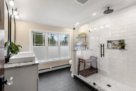 9 Independence Drive Pelham NH 03076
