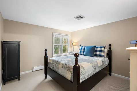 9 Independence Drive Pelham NH 03076
