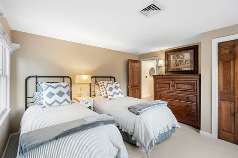9 Independence Drive Pelham NH 03076