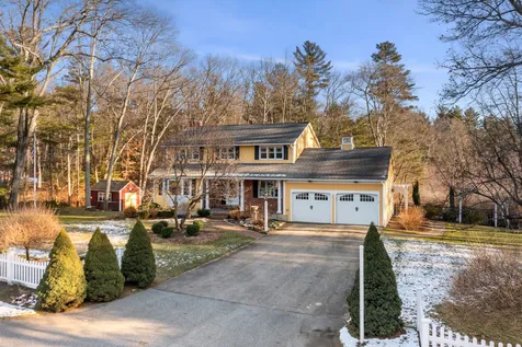 9 Independence Drive Pelham NH 03076