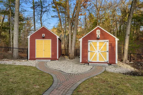 9 Independence Drive Pelham NH 03076