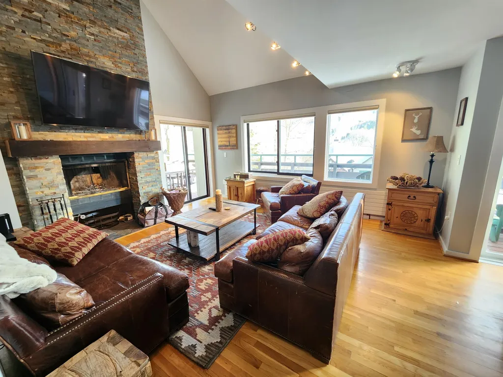 66 Coolidge Falls Road Lincoln NH 03251